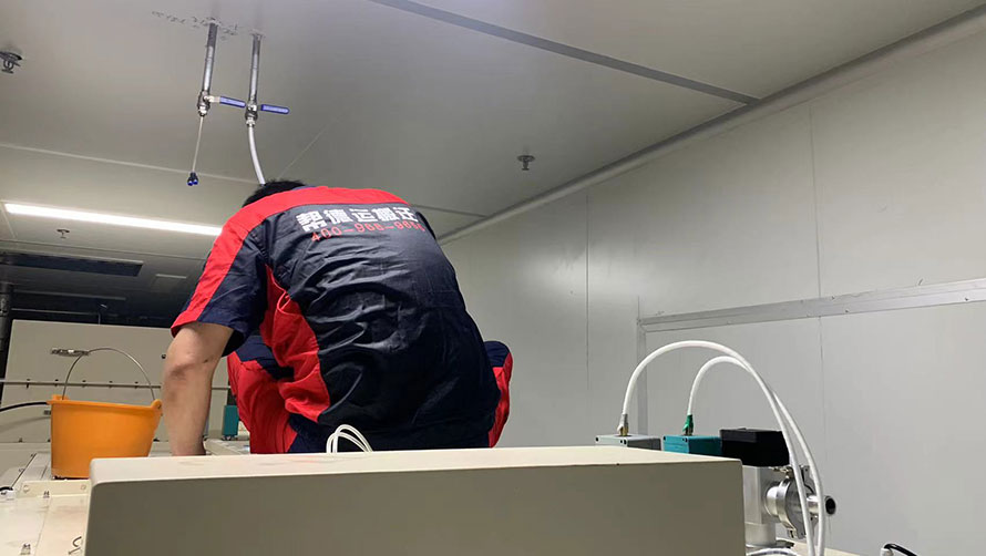 工廠設(shè)備吊裝搬遷